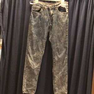 Stone washed skinny jeans
